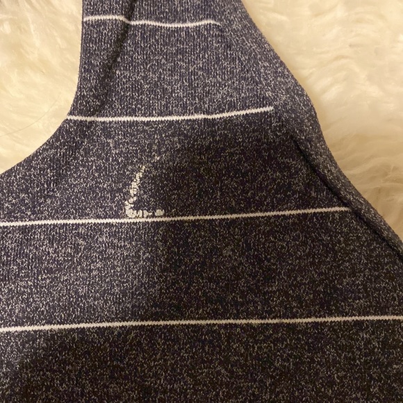 Lorna Jane sports bra - Picture 3 of 4